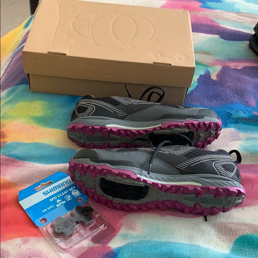 Brand new spin shoes- Izumi